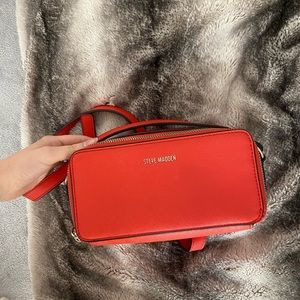 Steve Madden red bag